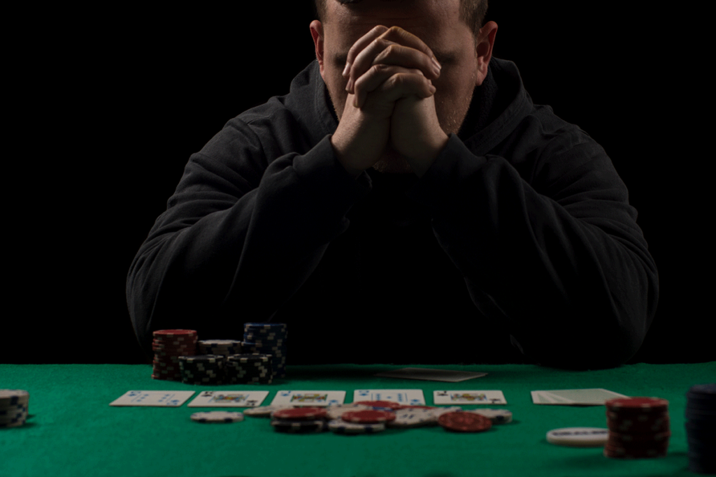  Miporas : Online Therapy for Gambling Risk
