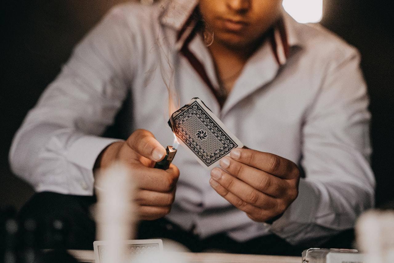  Miporas : Online Therapy to Prevent Gambling